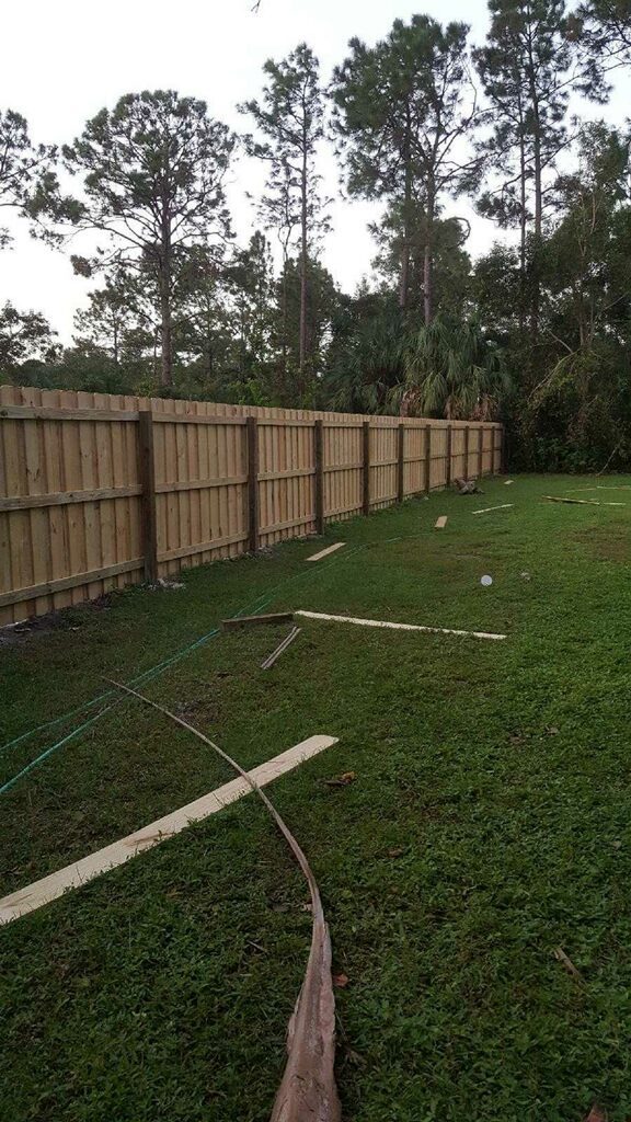 backyard wood fence installation in fort worth